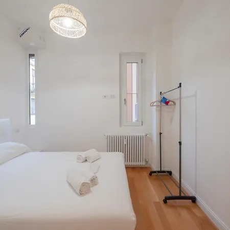 I Host - Gressoney 1 * Milan